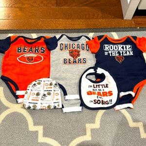 Chicago Bears Bundle - 3 bodysuits/onesies, hat, and bib - size 3-6 months
